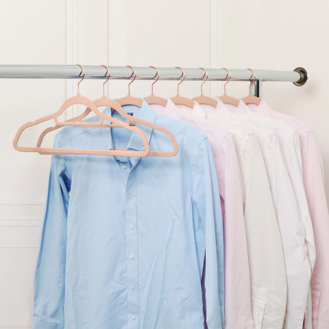 Plastová sametová ramínka balení 50 ks | růžová č.2