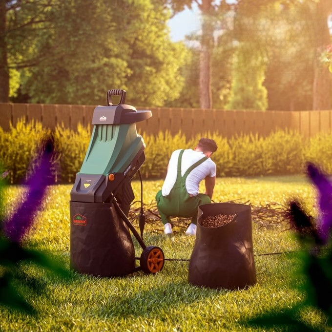 Zahradní drtič 2400W