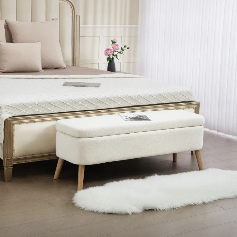 Čalouněná lavice s dřevěnými nohami | krémově bílá