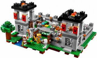 LEGO Minecraft 21127 The Fortress (Pevnosť) - ľahko poničený kartón (foto v galérii) č.2