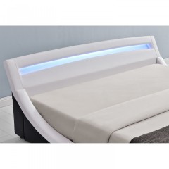 Čalúnená posteľ Malaga s LED osvetlením 140 x 200 cm | biela č.2